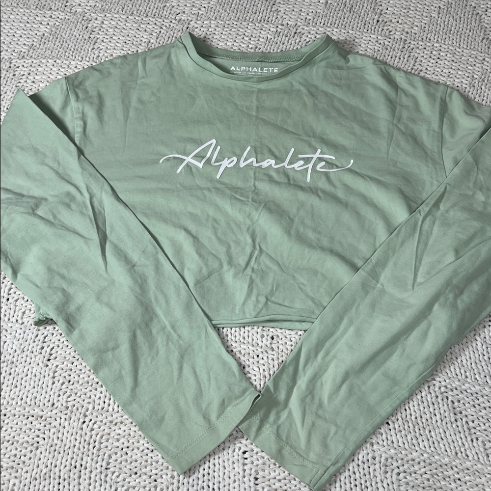 Alphalete Crop Top